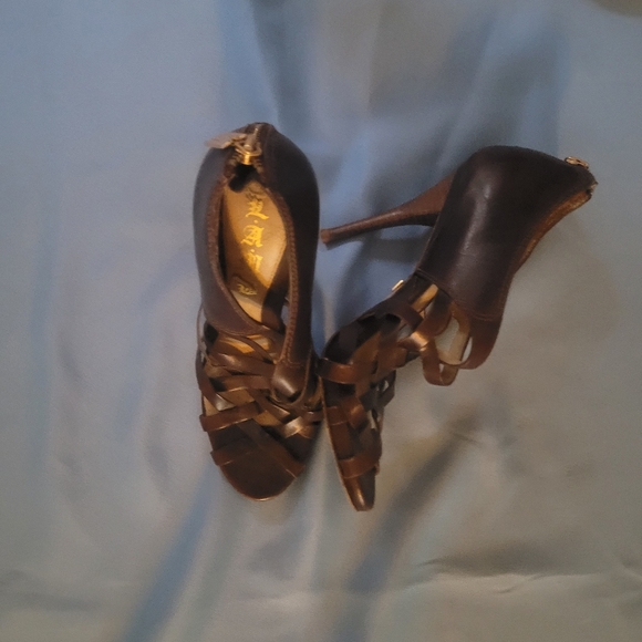 Lamb cut out brown heels size 7.5 - Picture 4 of 7
